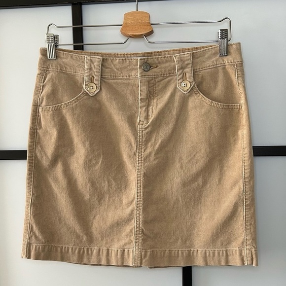 [4] Old Navy y2k Tan Corduroy Mini Skirt w/pockets Women’s - Picture 1 of 7